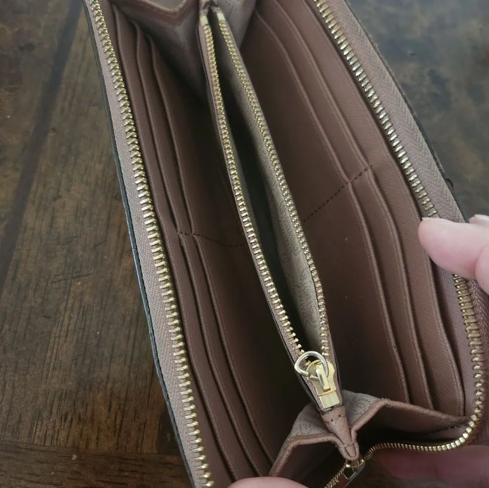 Michael Kors long wallet